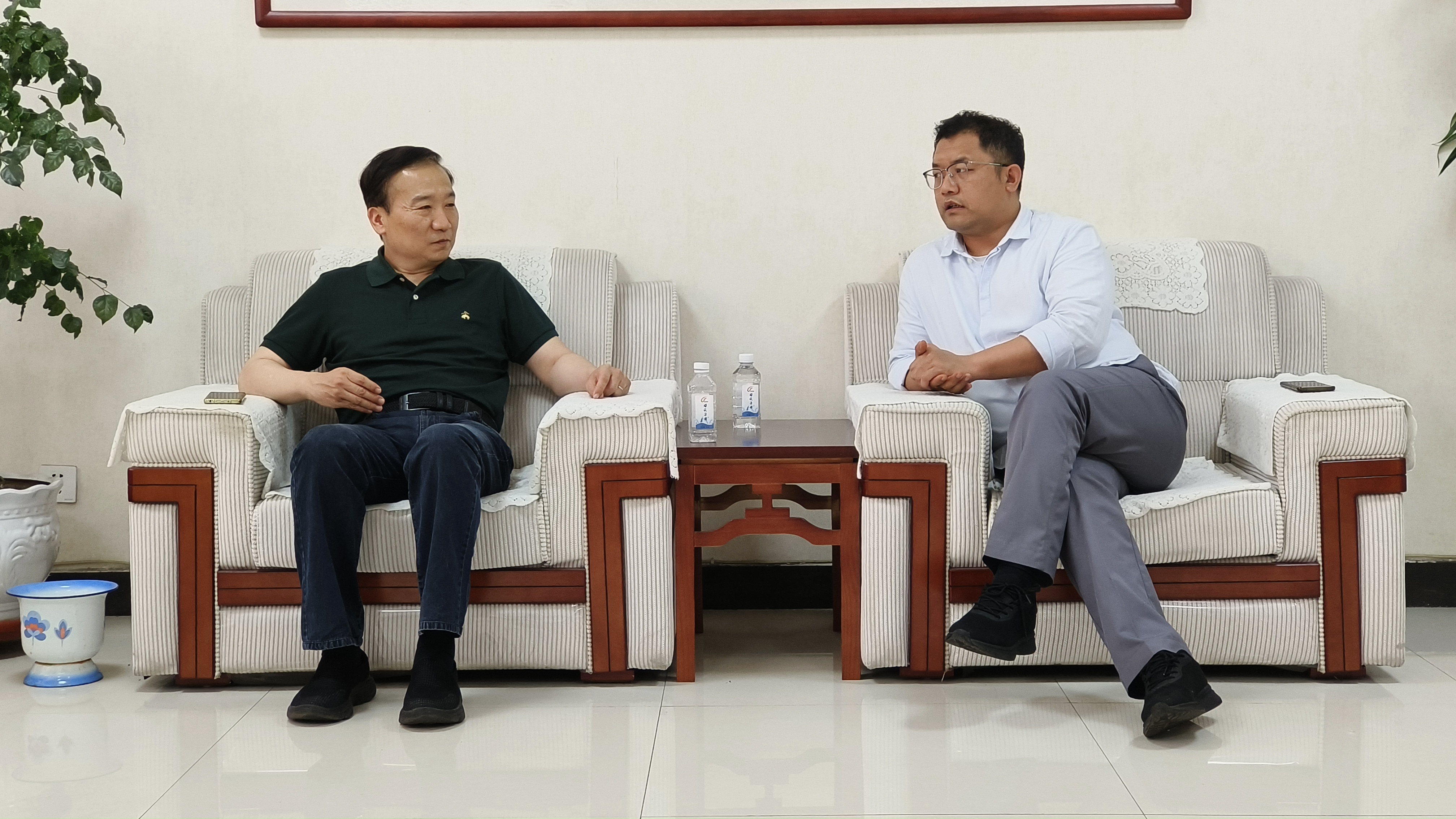 yl7703永利官网集团董事长王智勇会見香港中科石油和海南青玉能源客人