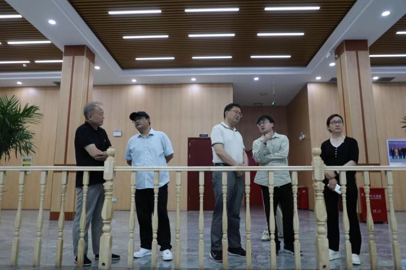 工信部产业政策与法规司原巡视员、先进制造商学院总裁四班班主任辛仁周一行到yl7703永利官网集团走访